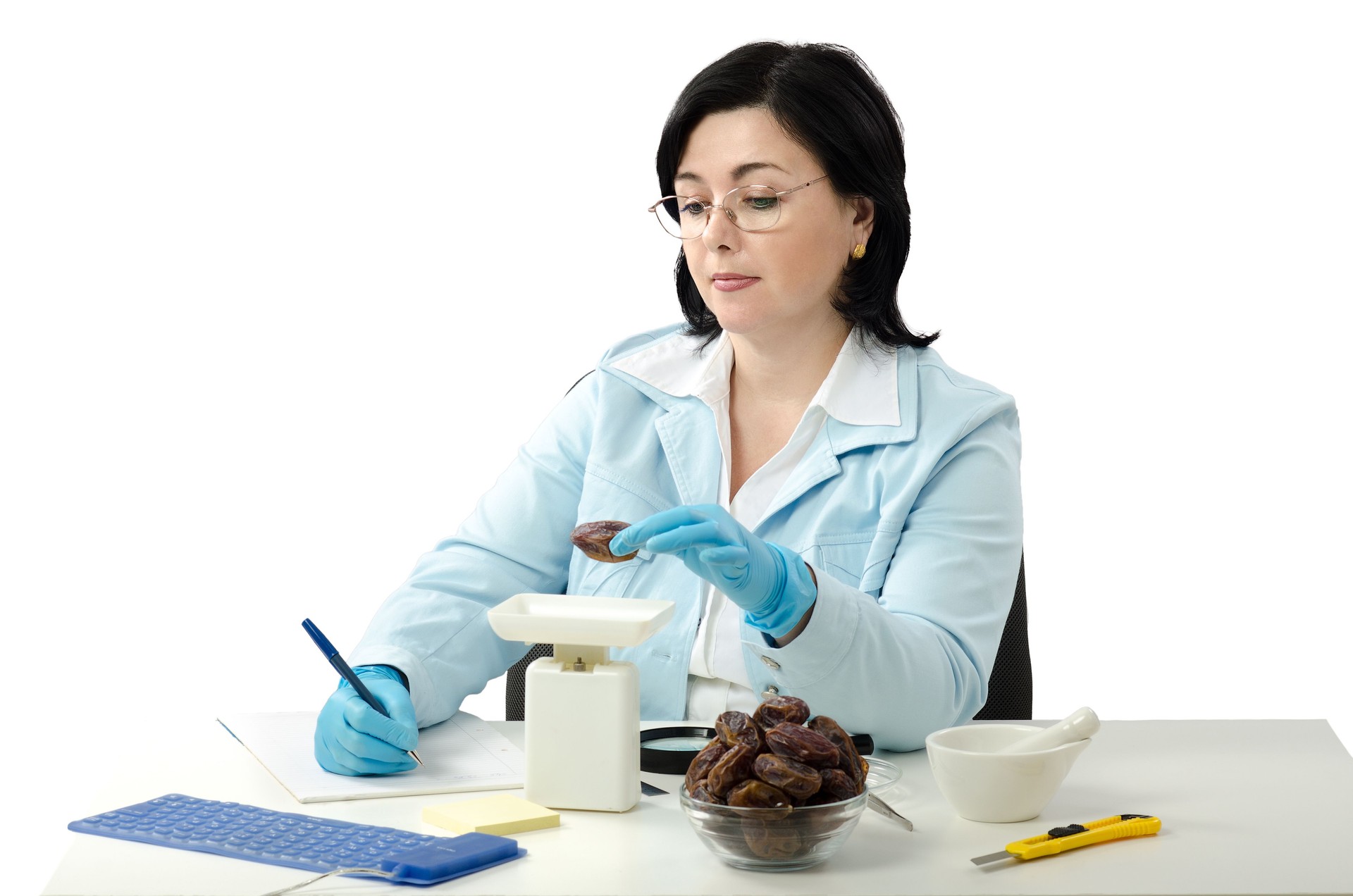 Phytosanitary engineer weighing dates